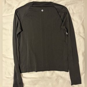 Swiftly Tech Long Sleeve Shirt 2.0 Race Length women’s size 8 Black